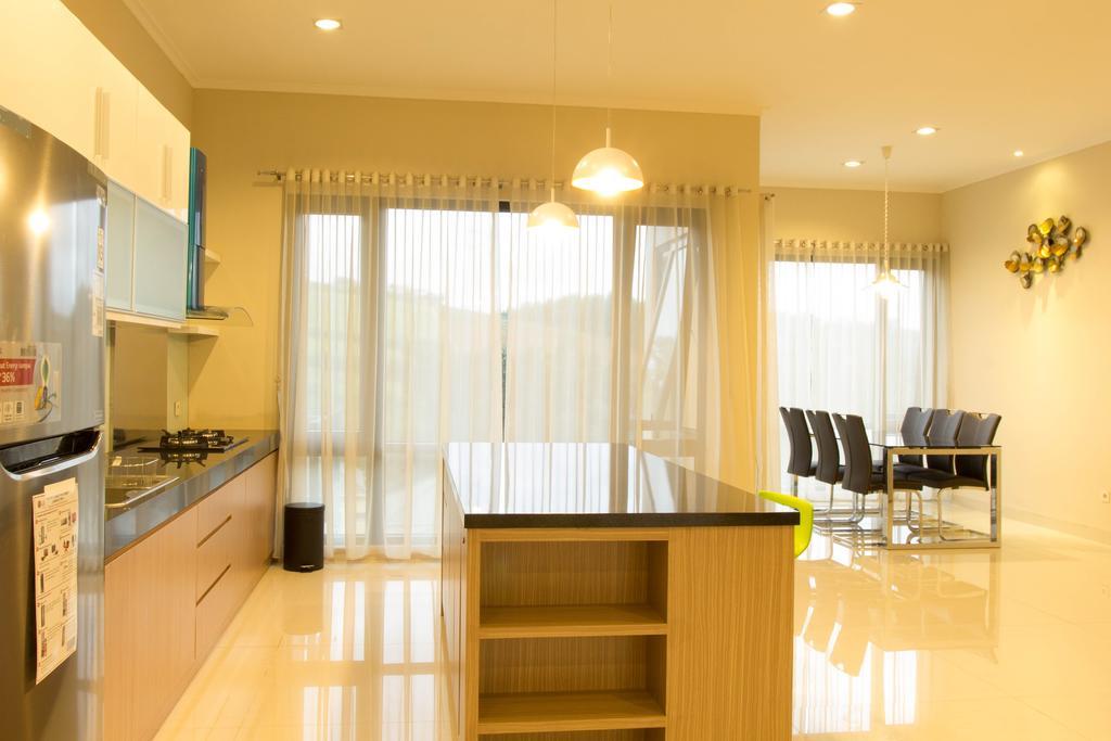 Daily Home Villa Dago Бандунг Екстериор снимка